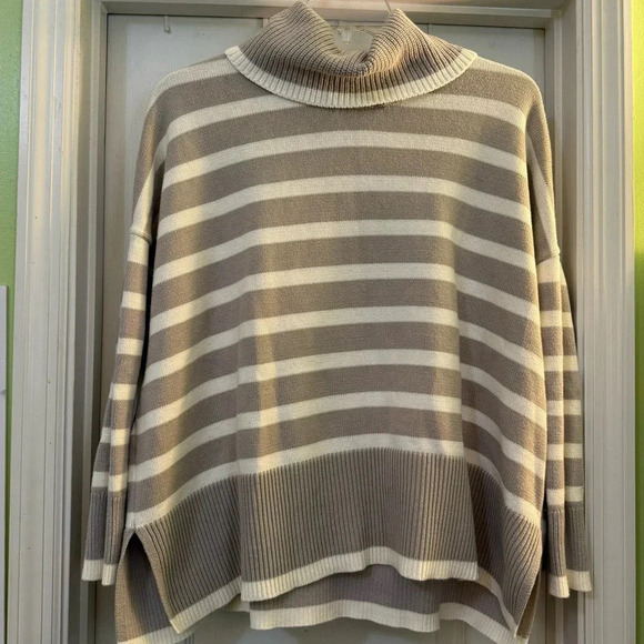 Loft Long Sleeve Turtle Neck Sweater - Picture 1 of 8